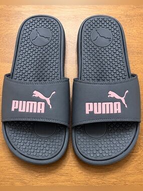 Puma Women’s Gray Pink Logo Slides Sandals Comfort Slip On Size 8 NWOT